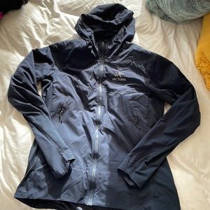 Like NEW Women’s Atom SL Hoody - Arc’teryx